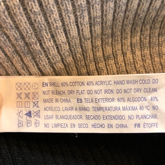 Forever 21 Long Sleeved Ribbed Crop Sweater Size S - Picture 5 of 5